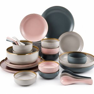 Set of dishes